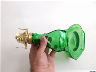 چراغ نفتی قدیمی پایه بلند رنگ شده سبز 