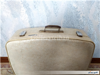 چمدان قدیمی طرح دار بسیار خاص کرم رنگ 