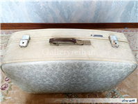 چمدان قدیمی طرح دار بسیار خاص کرم رنگ 
