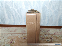 چمدان قدیمی با رنگ بسیار خاص و زیبا 