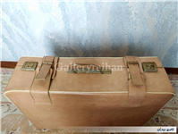 چمدان قدیمی با رنگ بسیار خاص و زیبا 