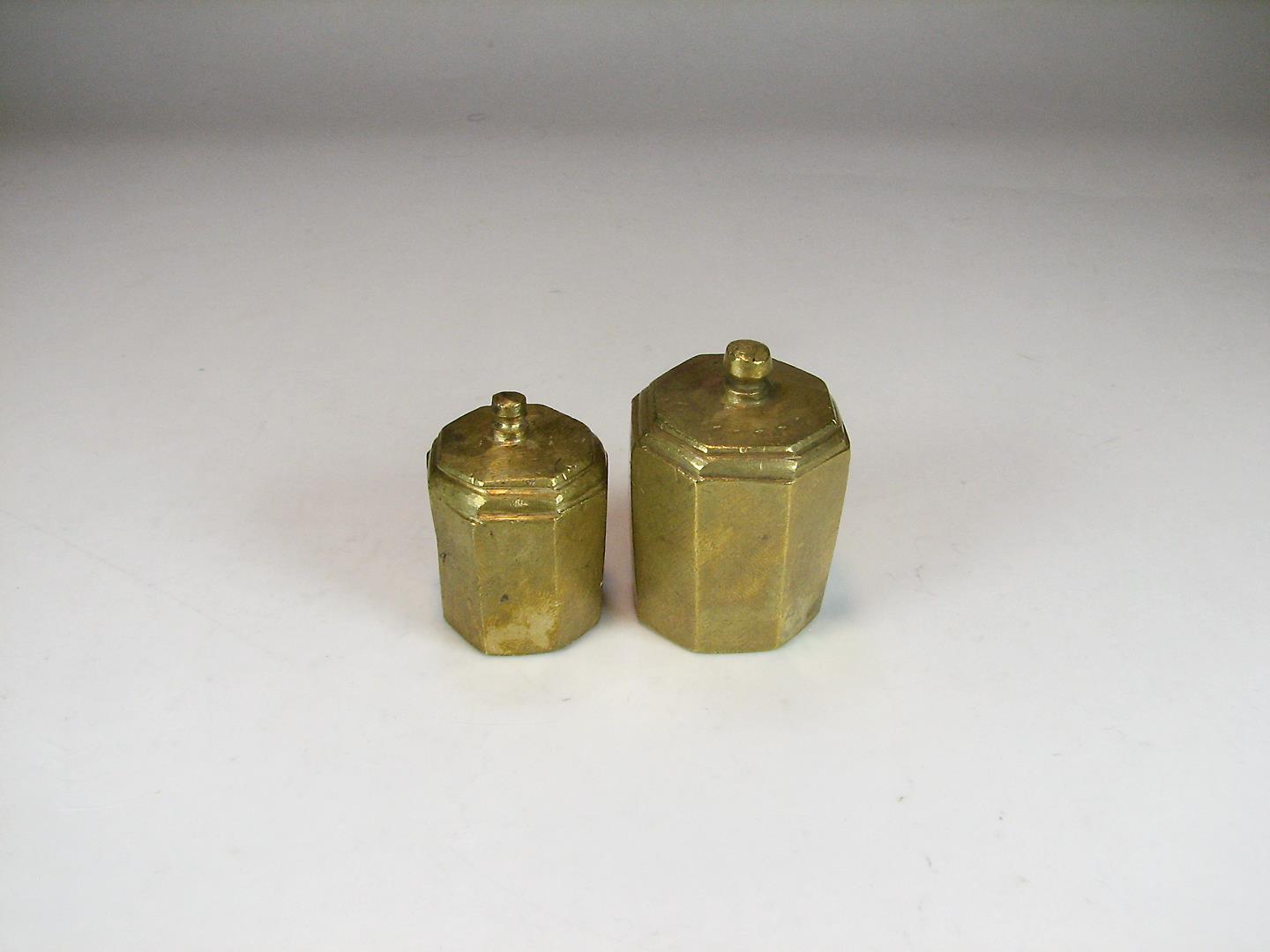 وزنه مثقال برنجی دست ساز قدیمی تراشدار 